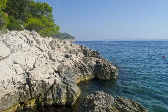 makarska cliff jumping croatia