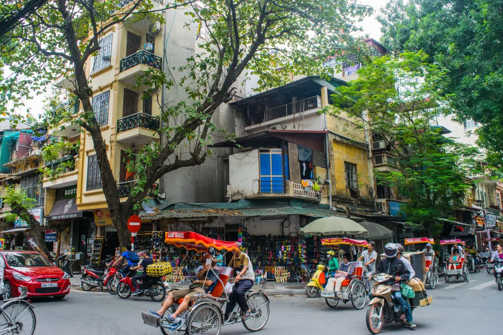 vietnam itinerary hanoi traffic and streets