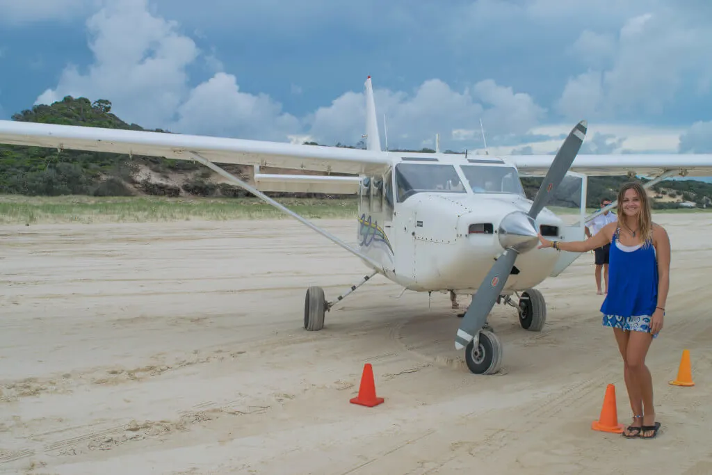 Fraser island beach plane flight 