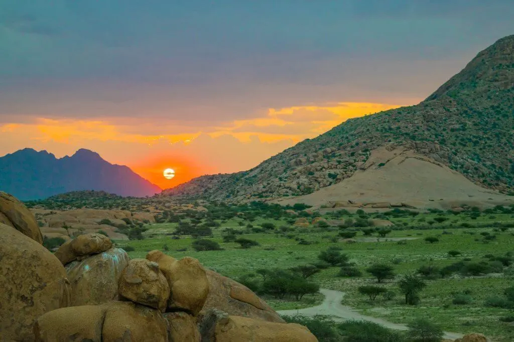 namibian road trip spitzkoppe sunset africa