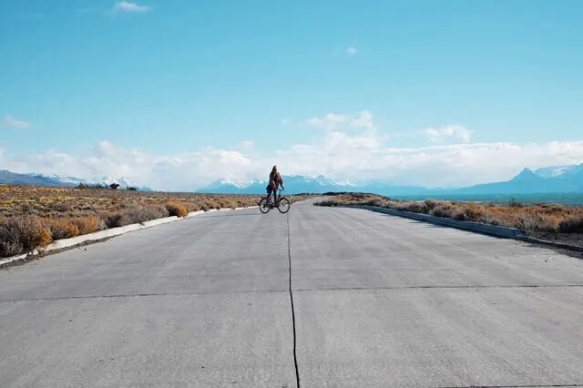 El Calafate Day Trips : riding bikes around lago argentino