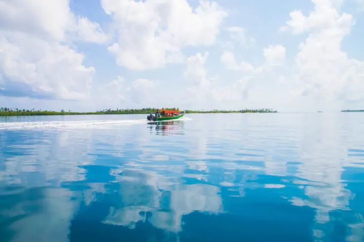 san blas sailing panama to colombia: speedboat trip