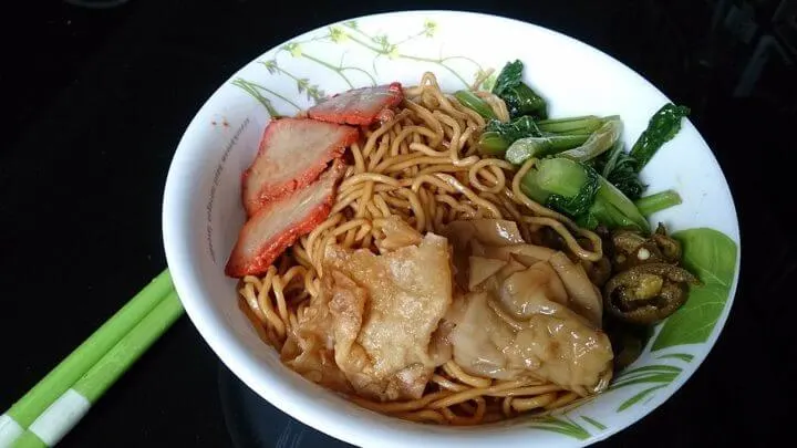 dishes you need to try in Singapore