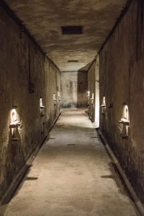 mendoza wine tasting tour clos de chacras concrete cellar alley