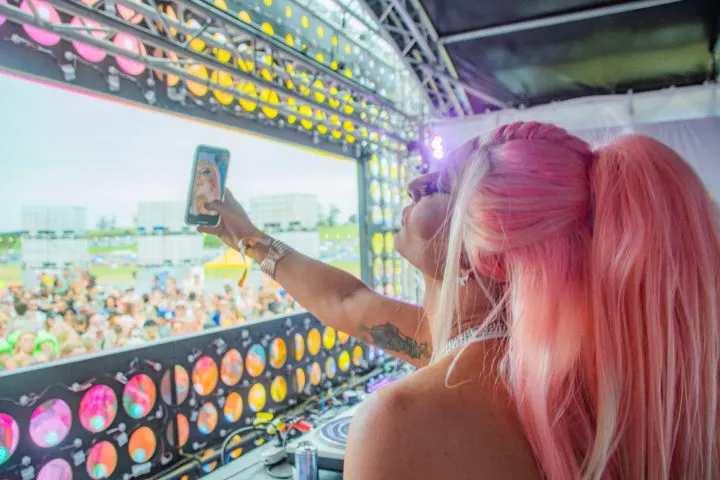 poof doof selfie dj beyond the valley