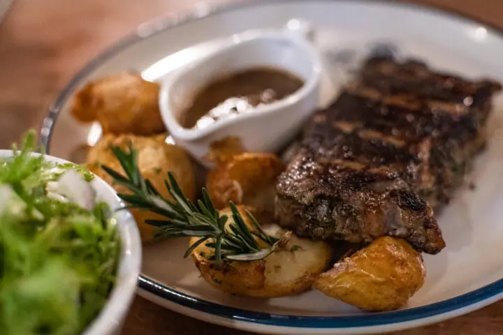 the pub with two names. the PWTN ballarat steak
