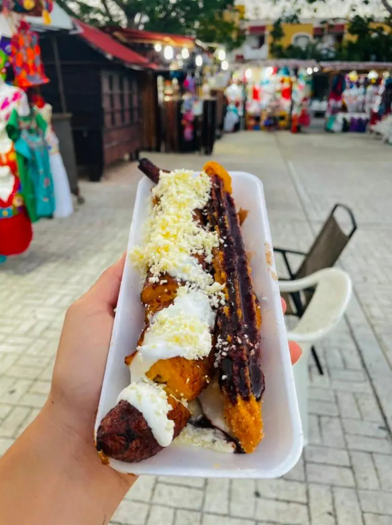 Parque de Las Palapas downtown cancun churro and fried banana