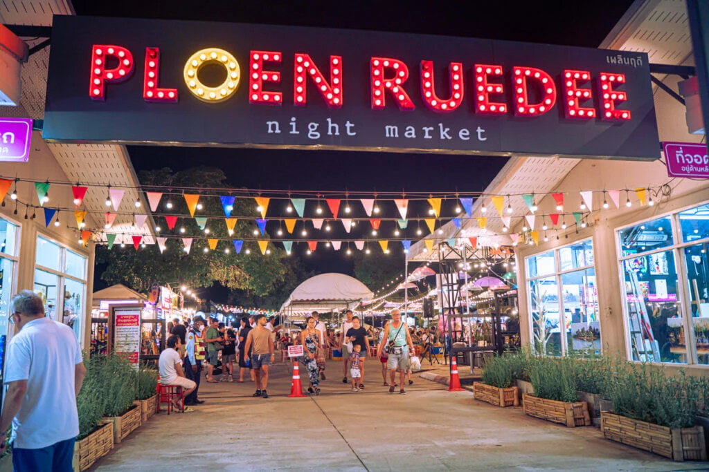 Ploen Ruedee night food market chiang mai