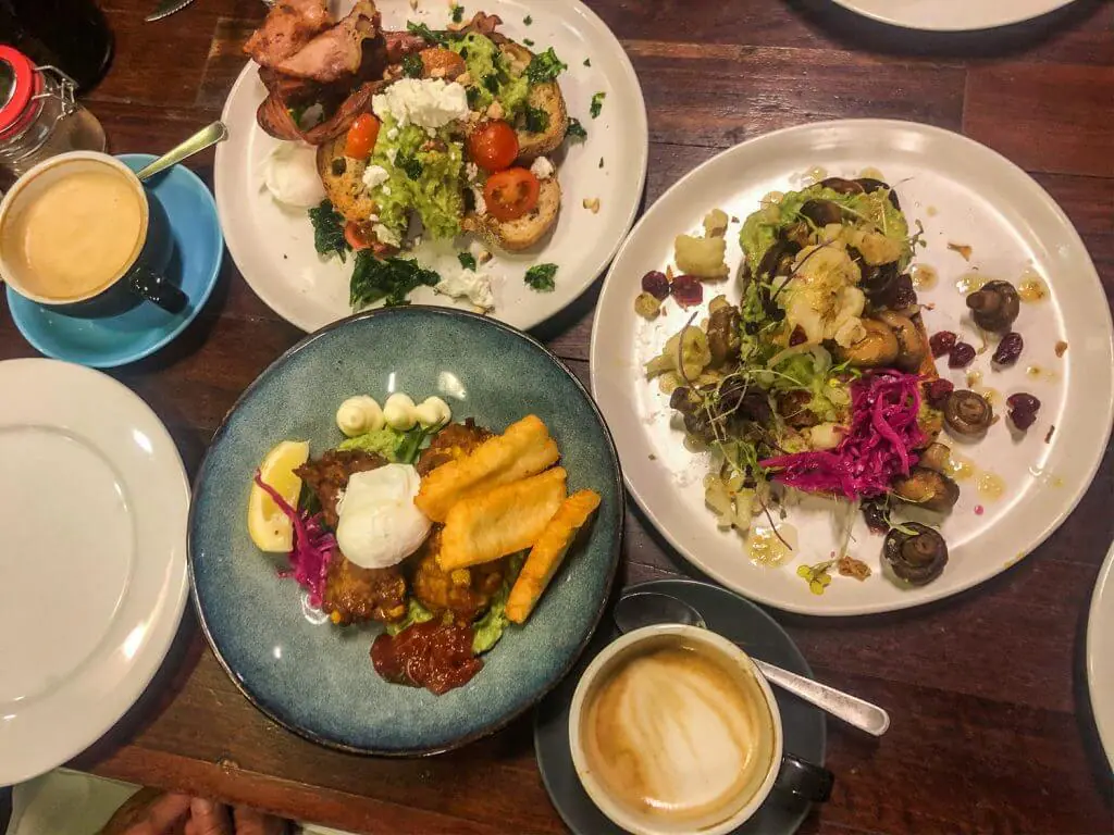 melbourne brunch - 100 things to do in melbourne top ten!