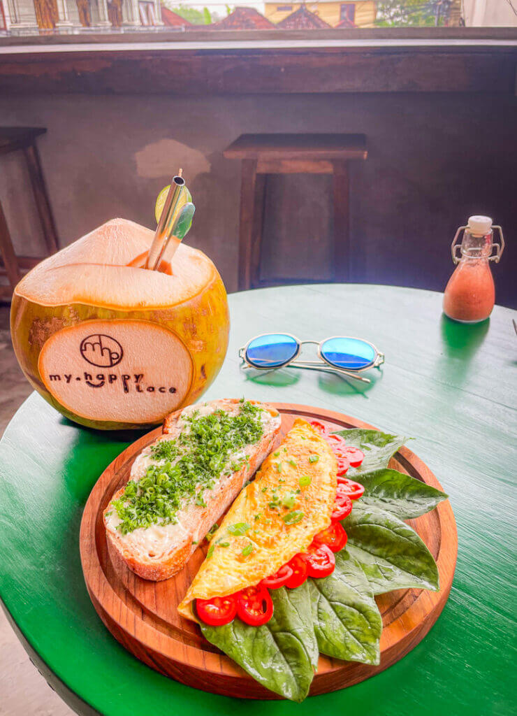 my happy place Bali brunch egg omlette canggu 