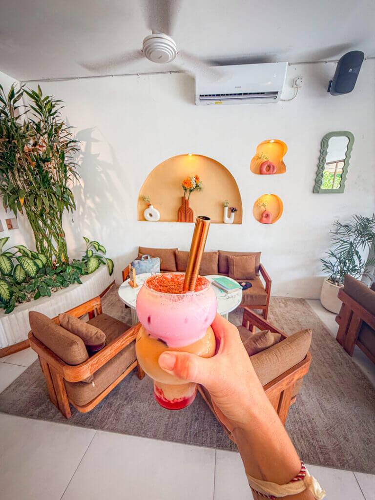 gimme more canggu signature coffees and matchas