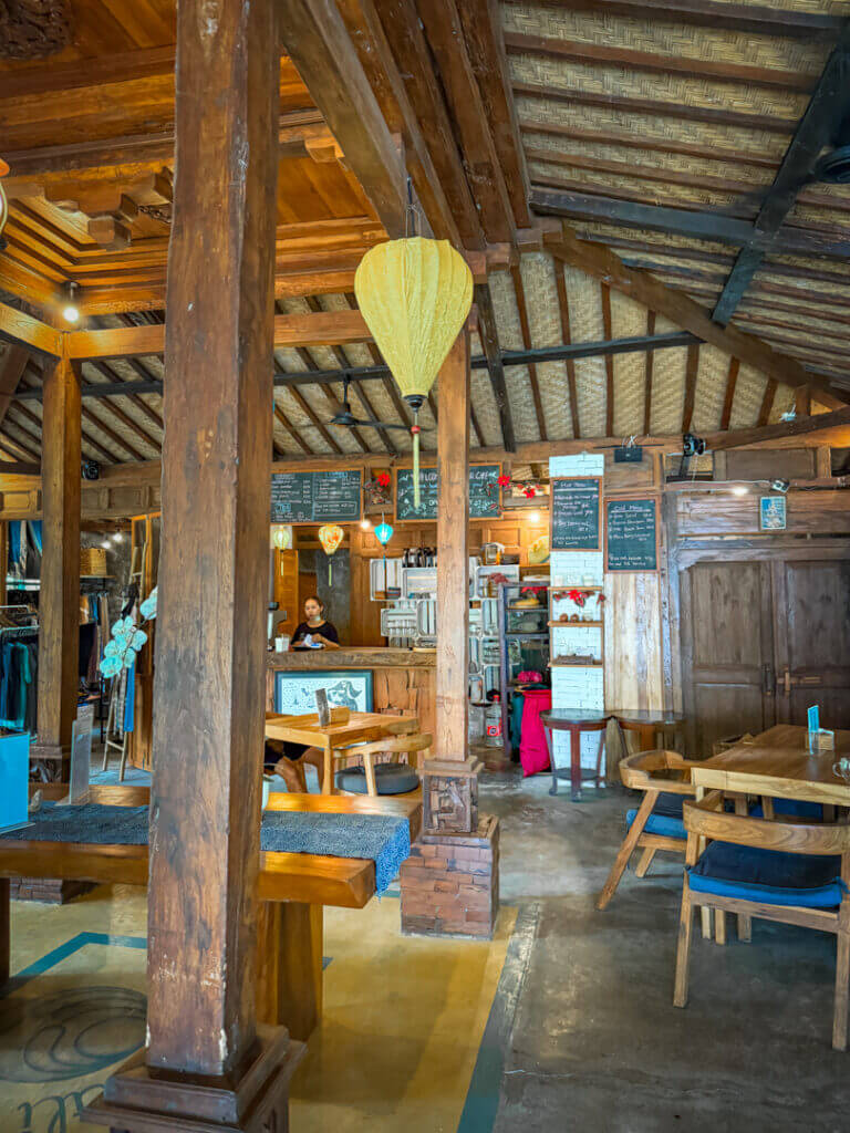 Ubuntu yoga cafe