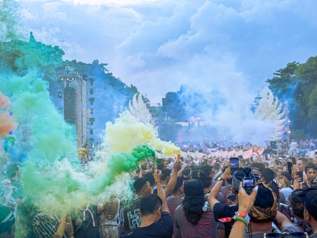 Day Zero Vibe Bali sunrise smoke