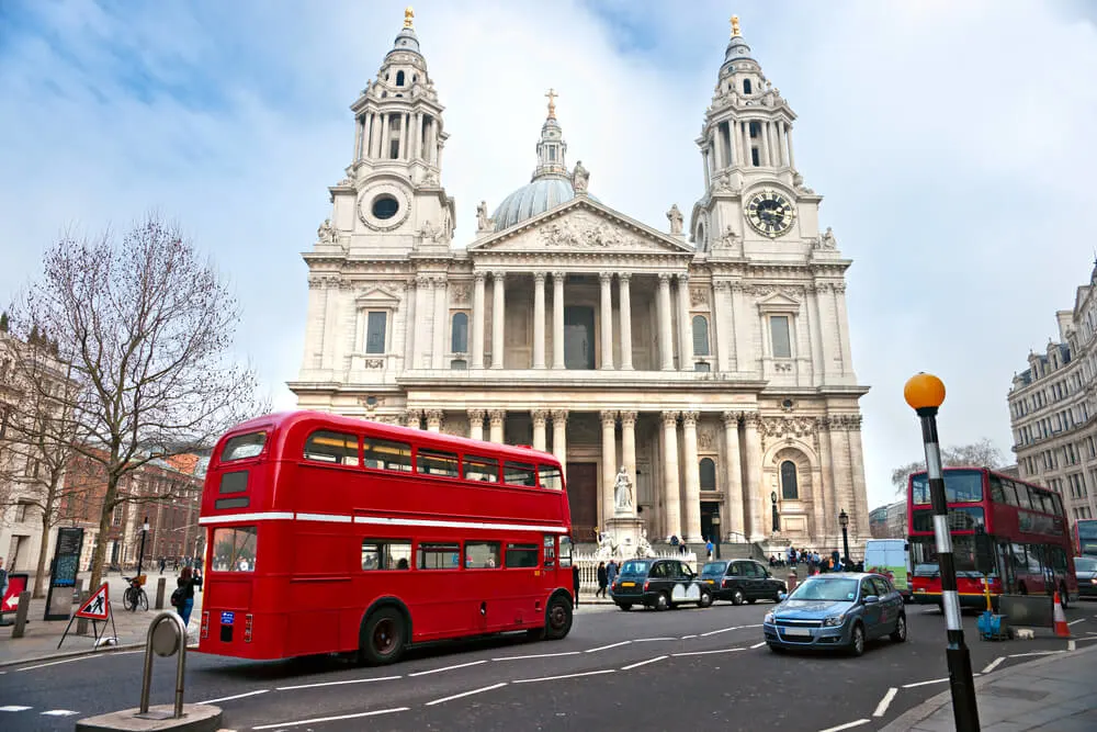 London transportation - busses, bikes, tubes 