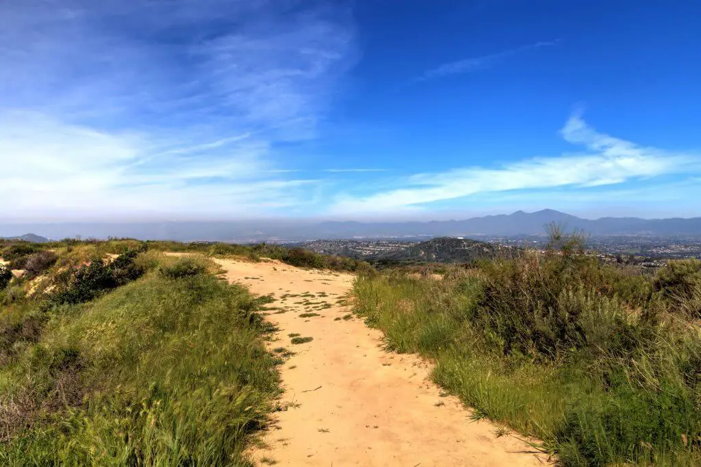 Lagune Beach hiking water tank trail