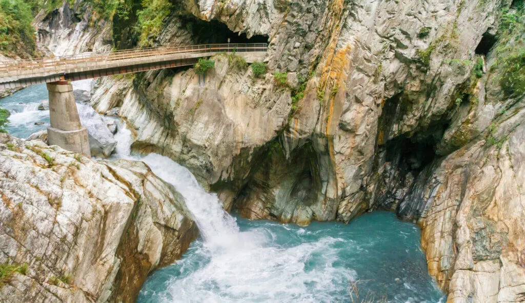 Taroko Gorge East Coast of Taiwan thing to do in Taiwan 1 week