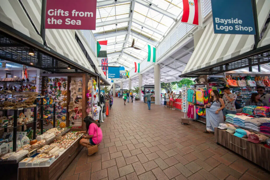 Miami tourist destination Bayside Market
