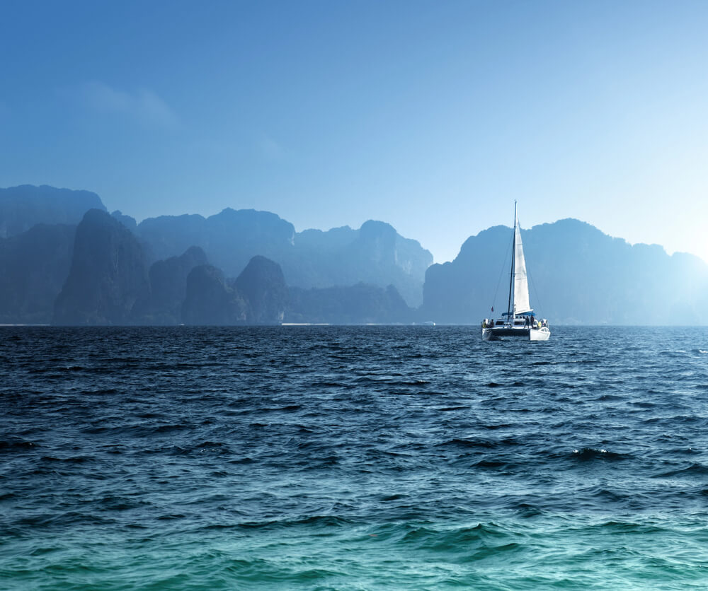 sailing in thailand p0hang nga bay