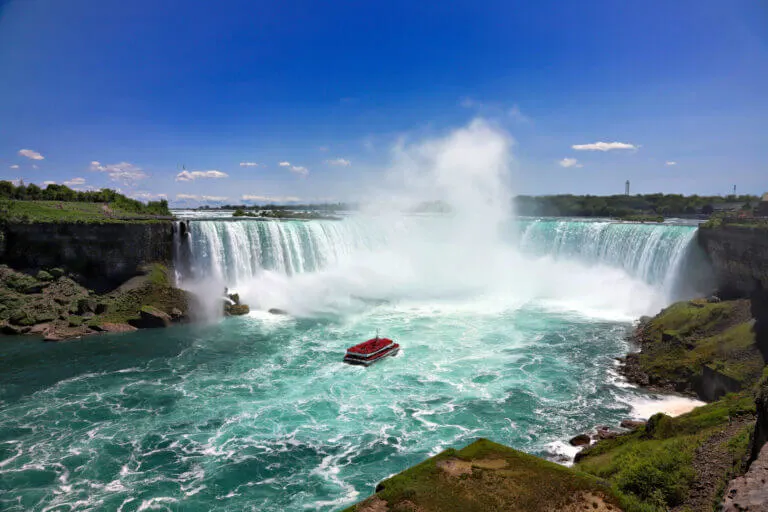 famous landmarks in canada