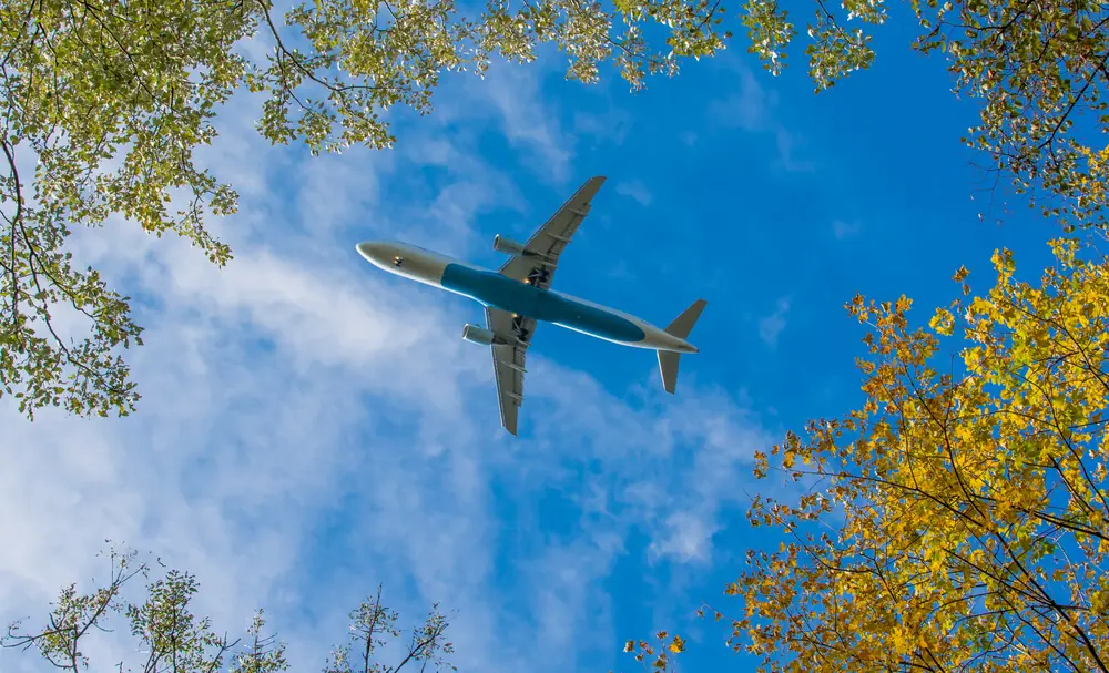 sustinable travel tips to be a more responsible and ethical traveler