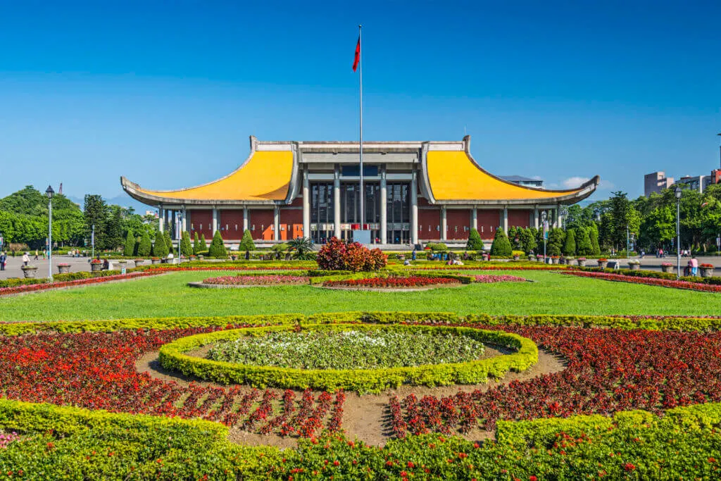 Sun Yat-Sen Memorial Hall in Taipei, stop on 7 day Taiwan itinerary