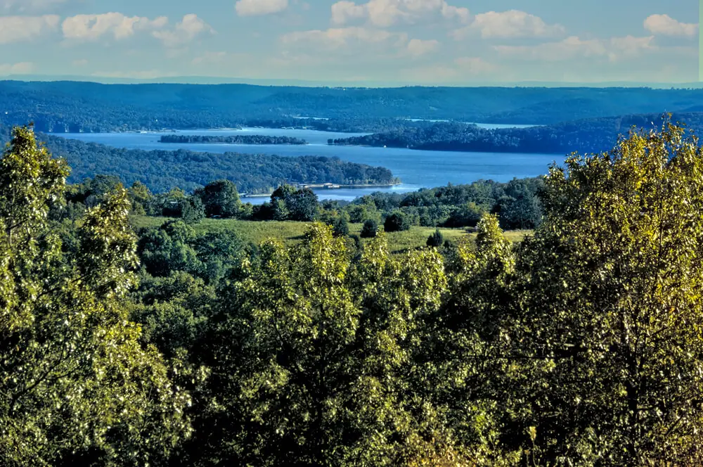 Outdoor aventures in Branson MO for a romantic getaway