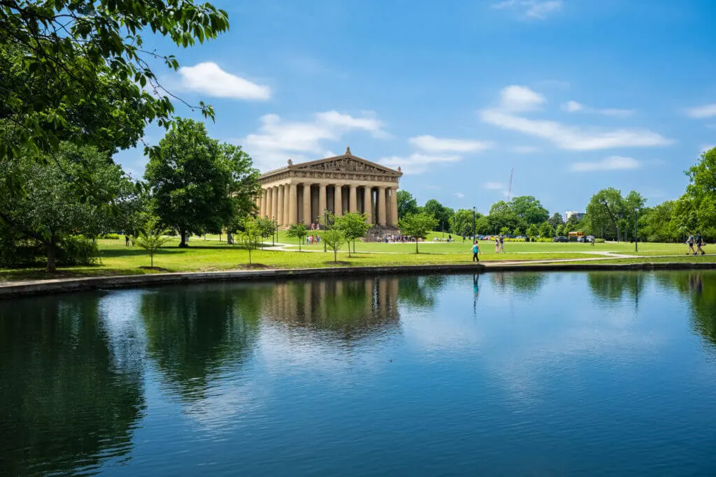 Tennessee Centennial Park date idea Nashville