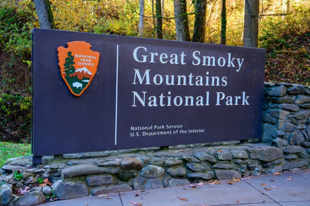 the entrance sign at the Great Smoky Mountains National Park TN