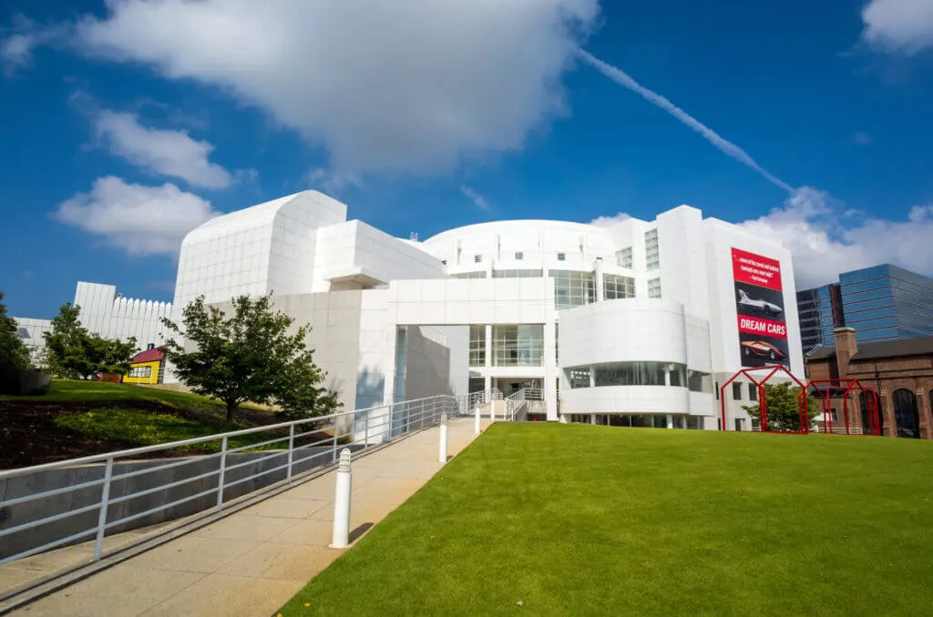 High Museum of Art in Atlanta exterior