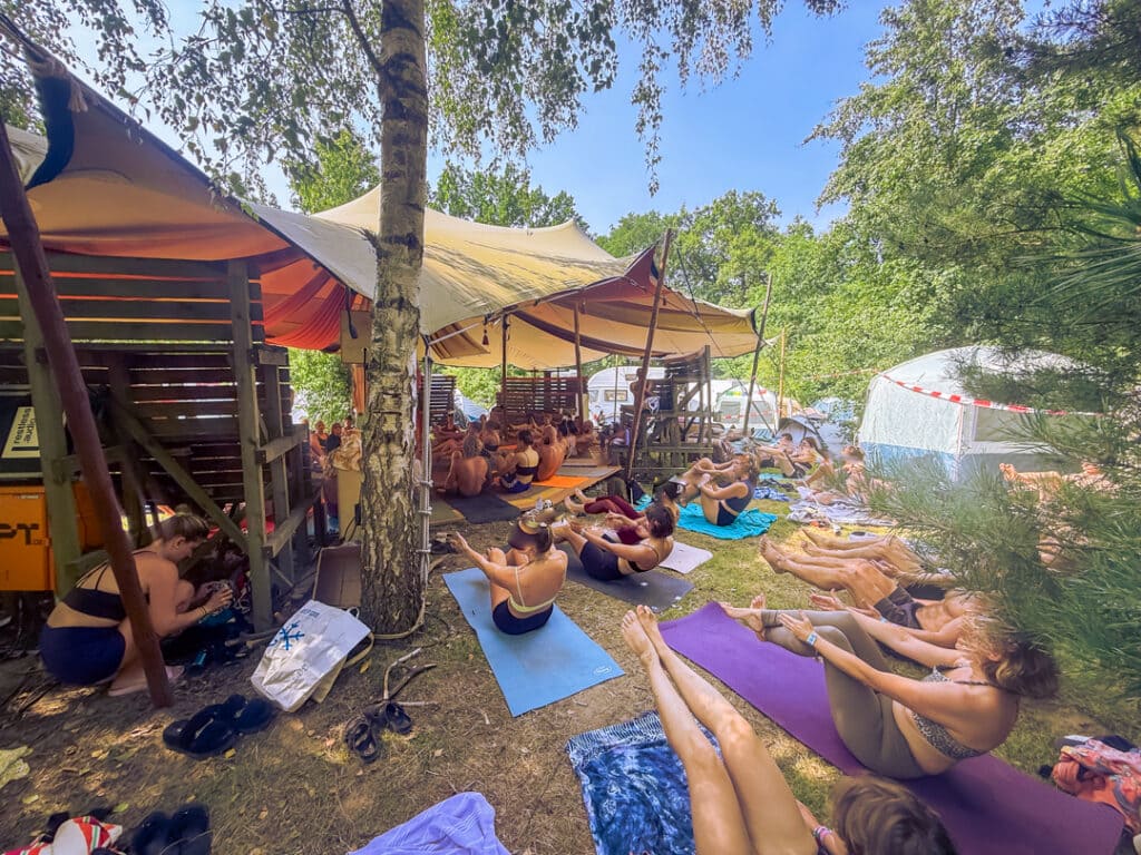 morning yoga at lichtung festival 