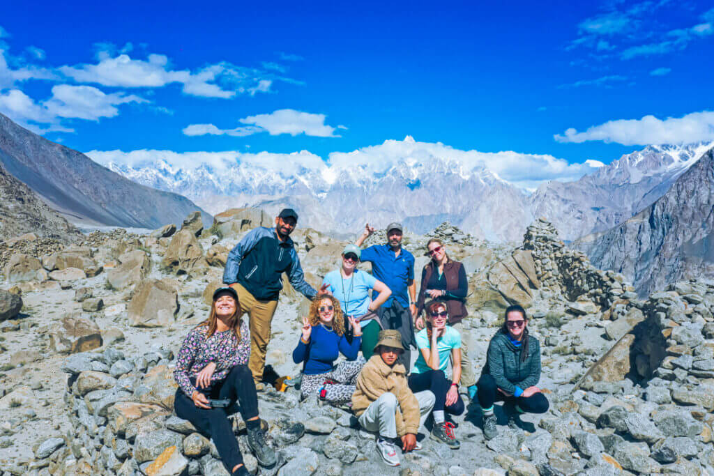 Pros and cons of group travel - pakistan group trip