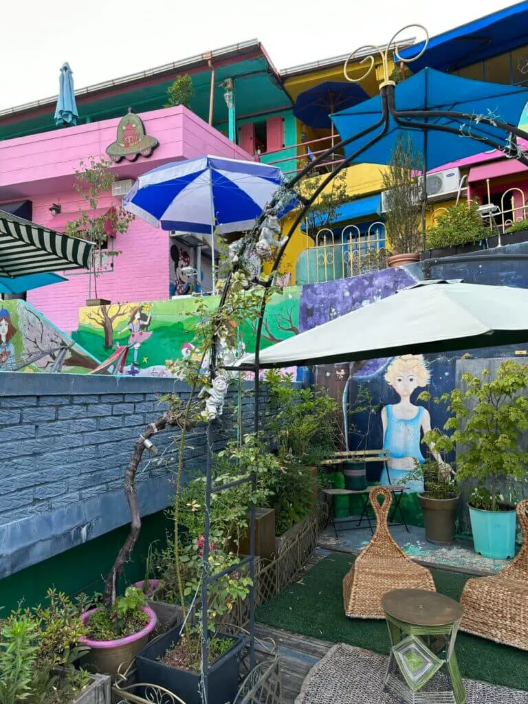 Exterior of Cafe ET in Jaman Mural Village, place to visit on 10 day south korea itinerary