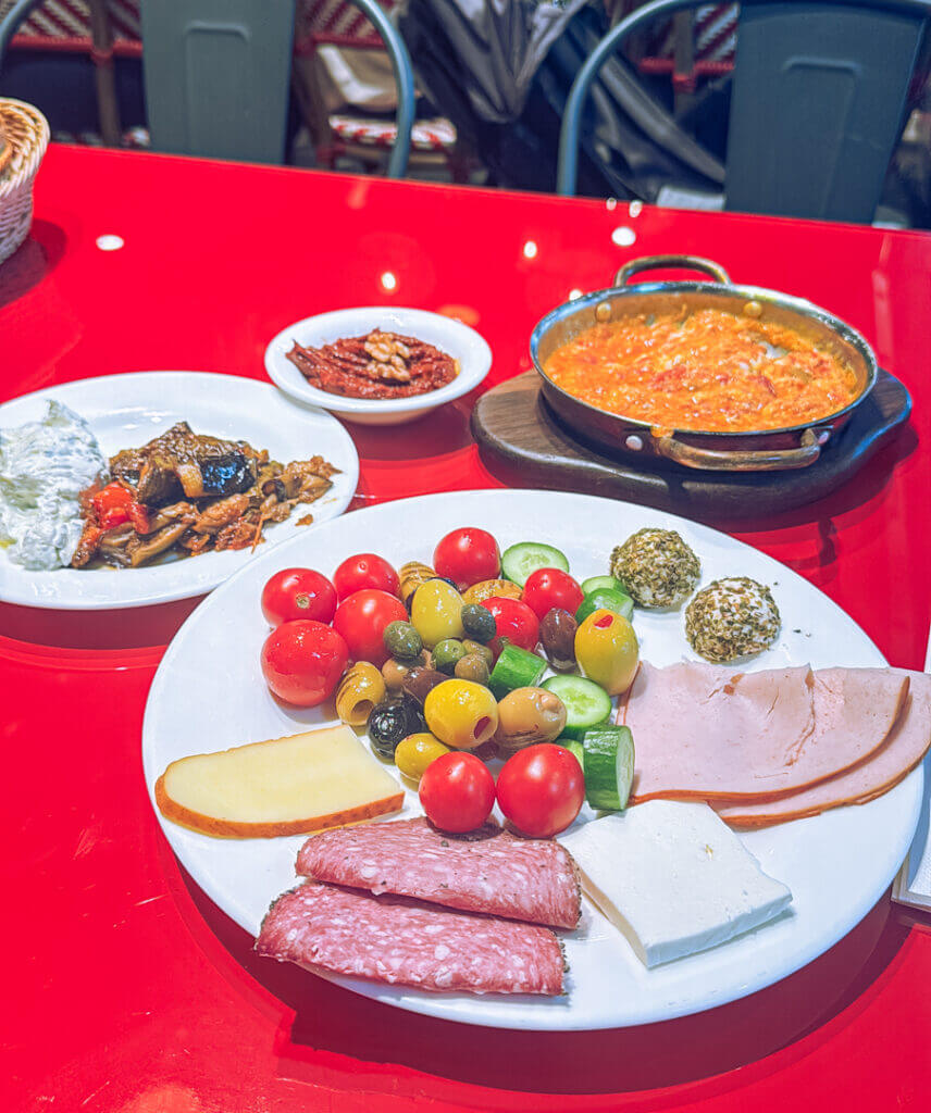 istanbul is expensive, breakfast namli gurme