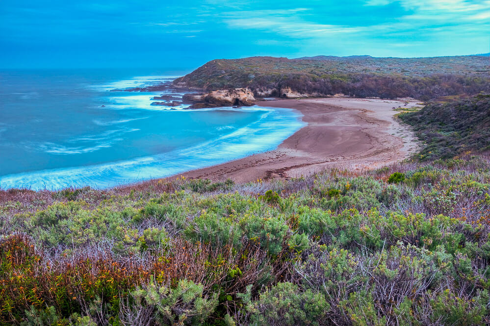 Spooner's Cove in Montaña beach hike trail