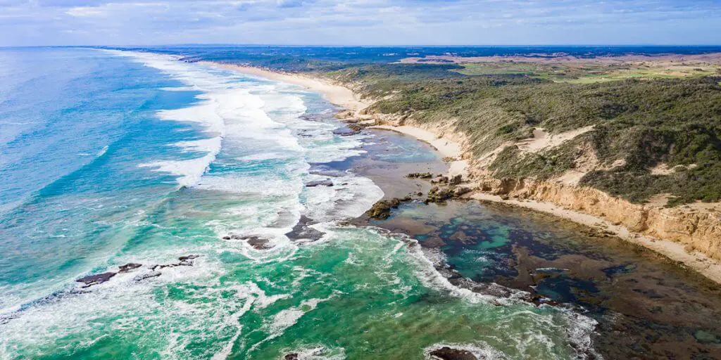 Here are the most Amazing Mornington Peninsula Beaches for a hiie/adventure, a calm swim, or an surf! There's something for everyone on the Mornington Peninsula - see which of the beaches is perfect for you.