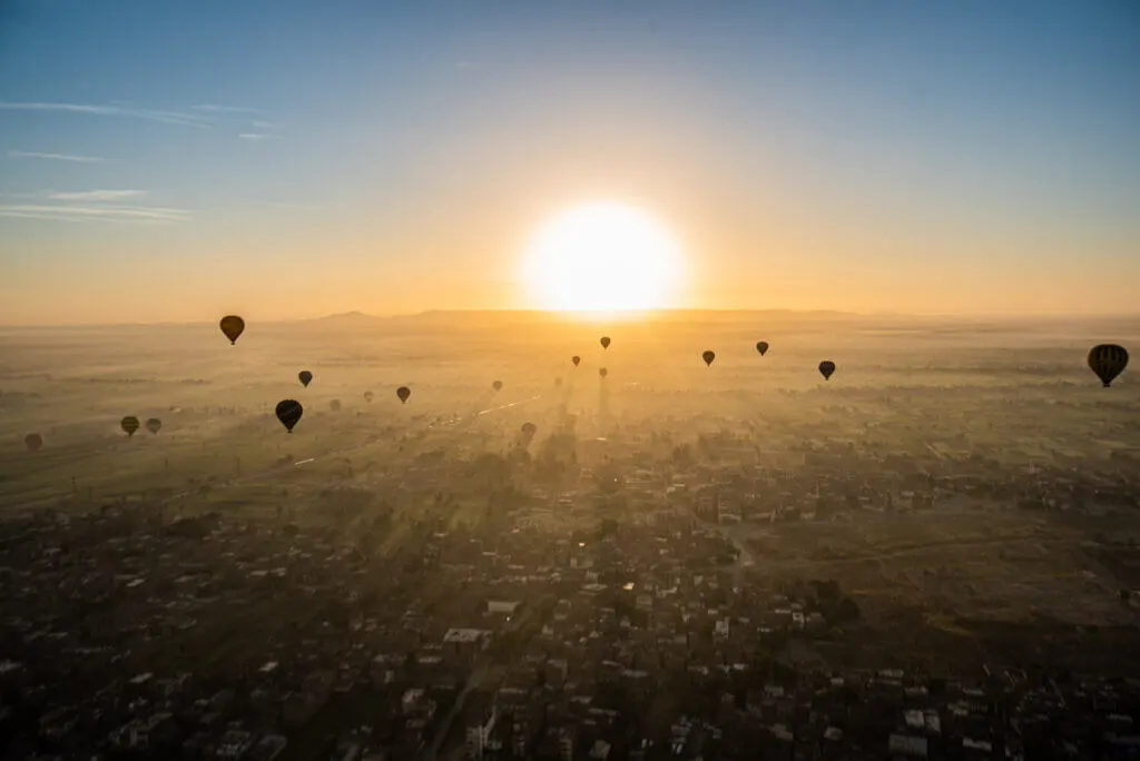 valley of the kings hot air balloon sunrise