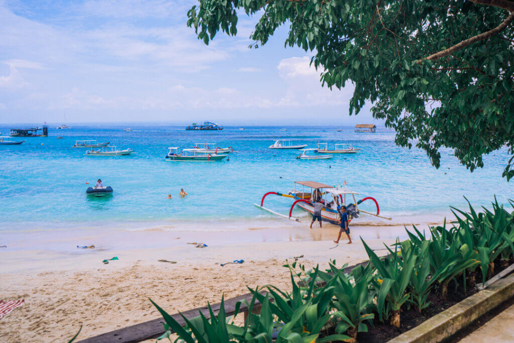Song Lambung Beach nusa lembongan