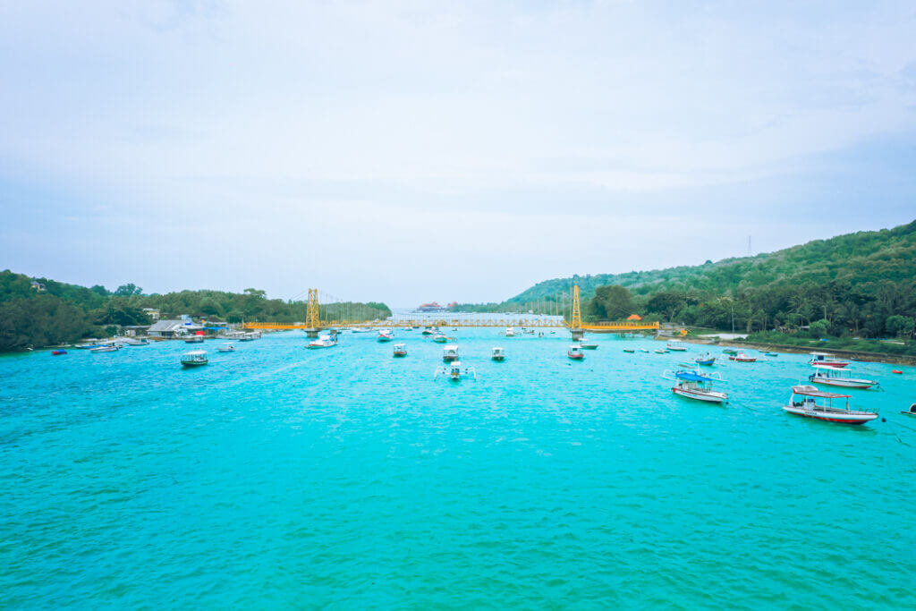 yellow bridge nusa lembongan ceningan