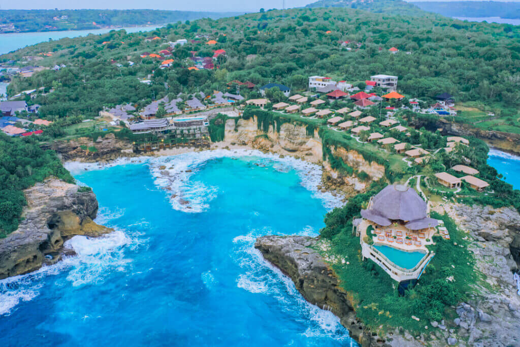 Arna LEmbongan glamping resort and ocean lounge aerial shot