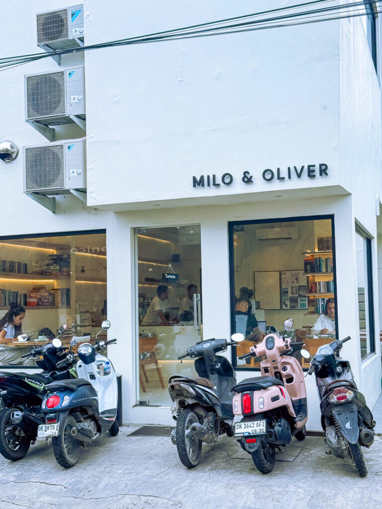 Milo & Oliver cafe nusa lembongan