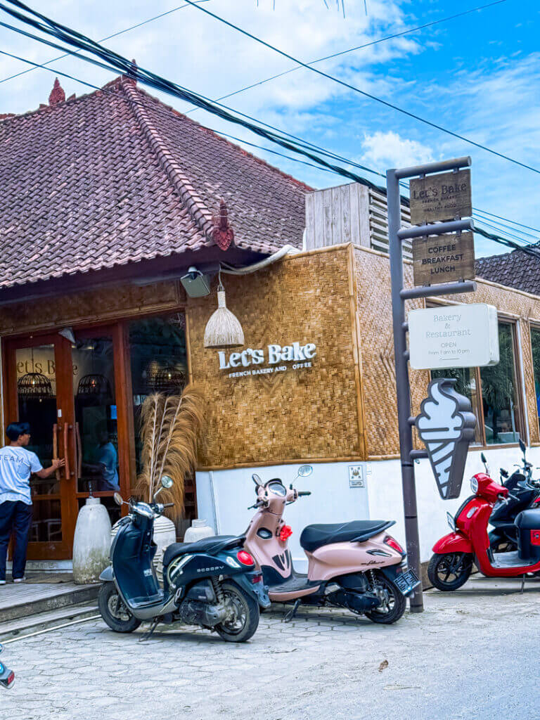 Nusa lembongan bakery brunch lets bake