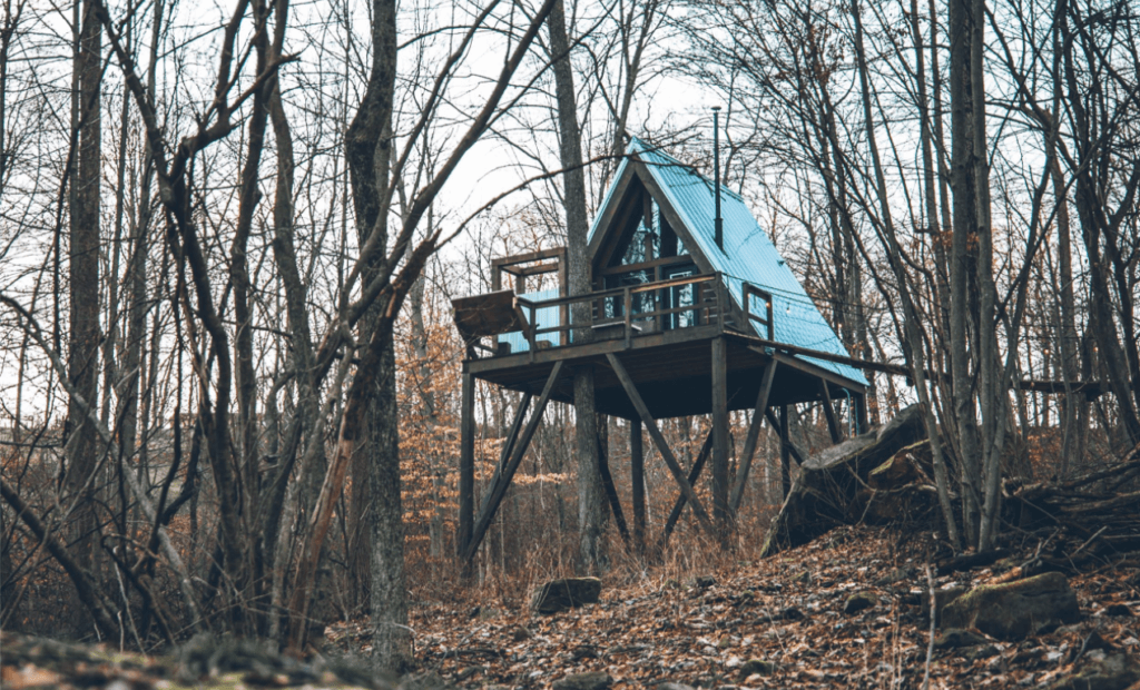 The arrow treehouse rental in Ohio dwellbox 