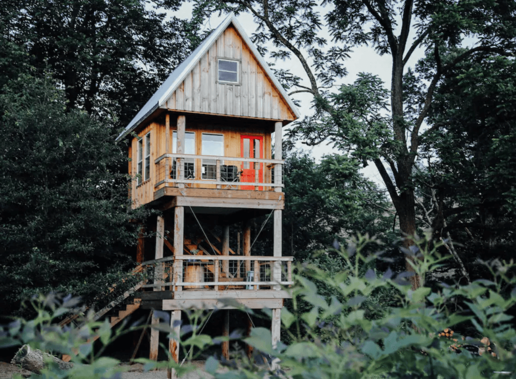Tullihas in the trees ohio treehouse rental