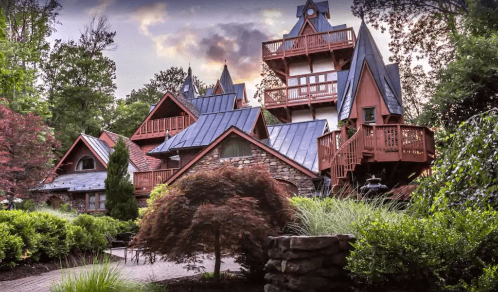 Landoll's Castle unique places to stay in ohio castle
