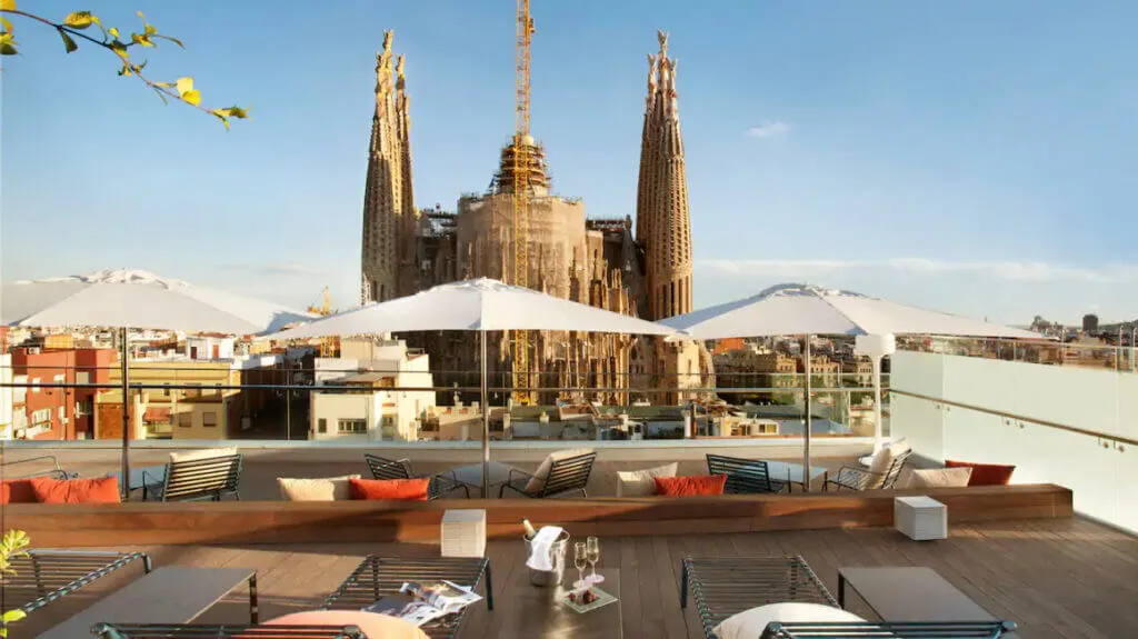 Ayre Hotel Rosellon Terrace - Rooftop Bar Barcelona Sagrada Familia View! - Best Barcelona rooftop bars