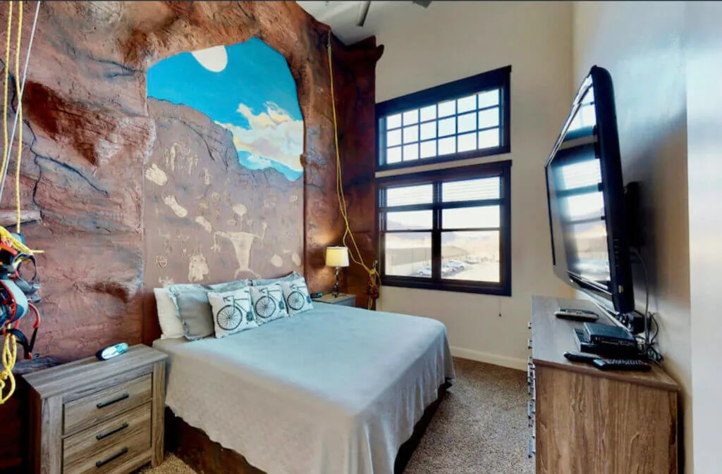 Unique places to stay in Moab - Downtown Condo In Moab With Rock Climbing Wall
