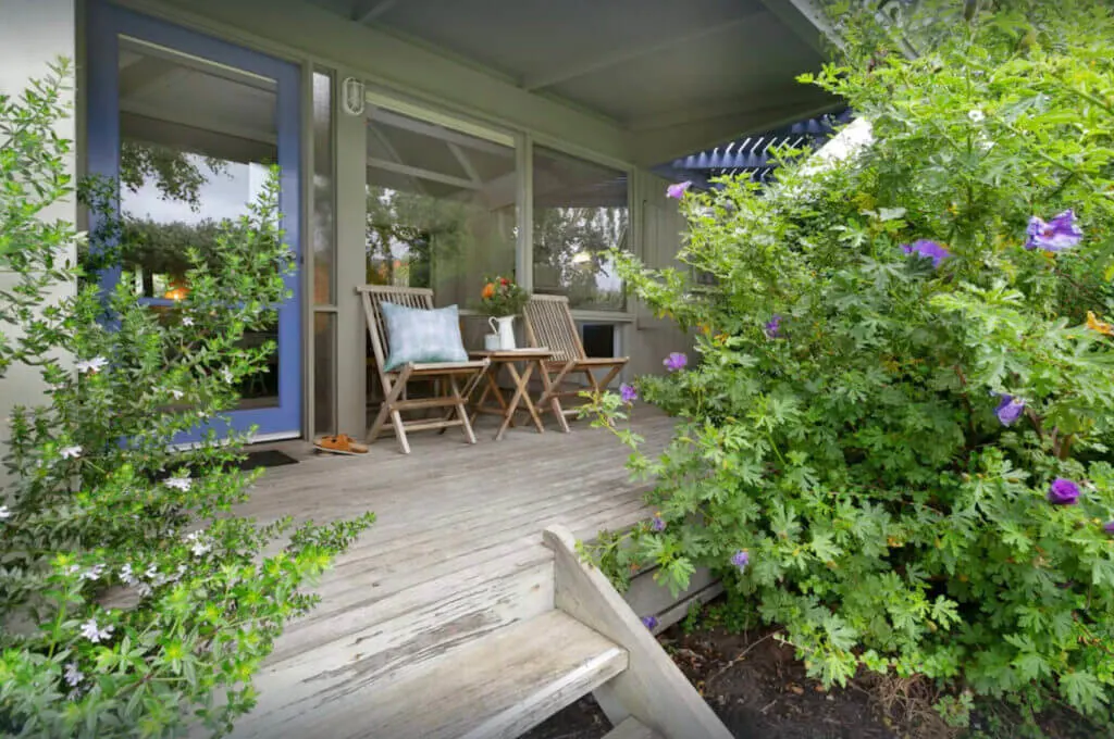 beach bungalow in apollo bay best places to stay on great ocean road
