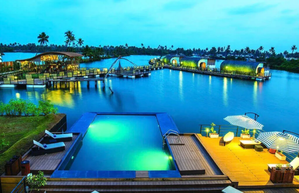 Aquatic Island by Poppy's: Floating Resort in Kerala