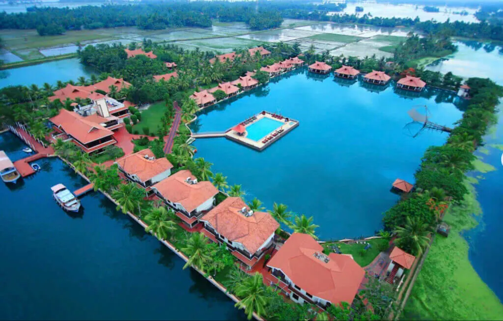 Sterling Lake Palace Alleppey: Backwater Resort KErala