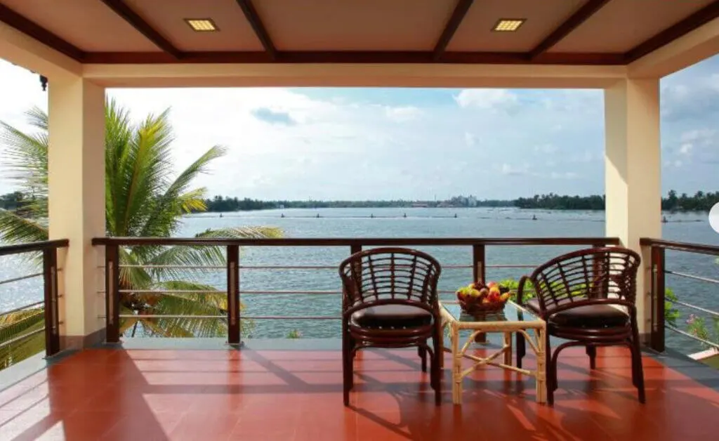 Sterling Lake Palace Alleppey: Backwater Resort Balcony views over the backwaters